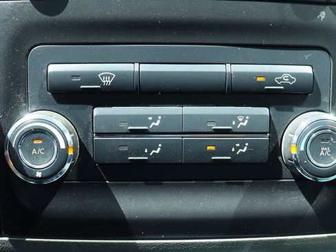 Used 2015 Nissan Frontier S image 39