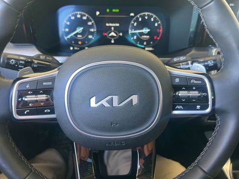 Certified 2023 Kia Sorento SX image 65