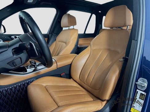 Used 2022 BMW X5 xDrive40i w/ M Sport Package image 11