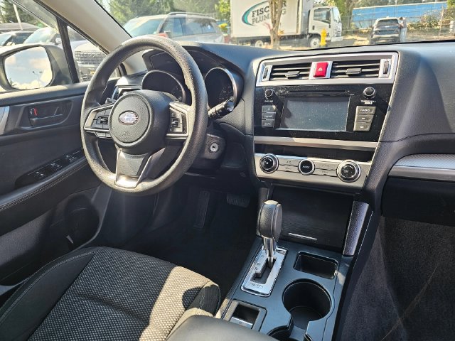 Used 2019 Subaru Outback 2.5i AWD/4WD image 12