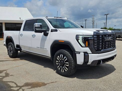 Used 2024 GMC Sierra 2500 Denali Ultimate AWD/4WD image 8