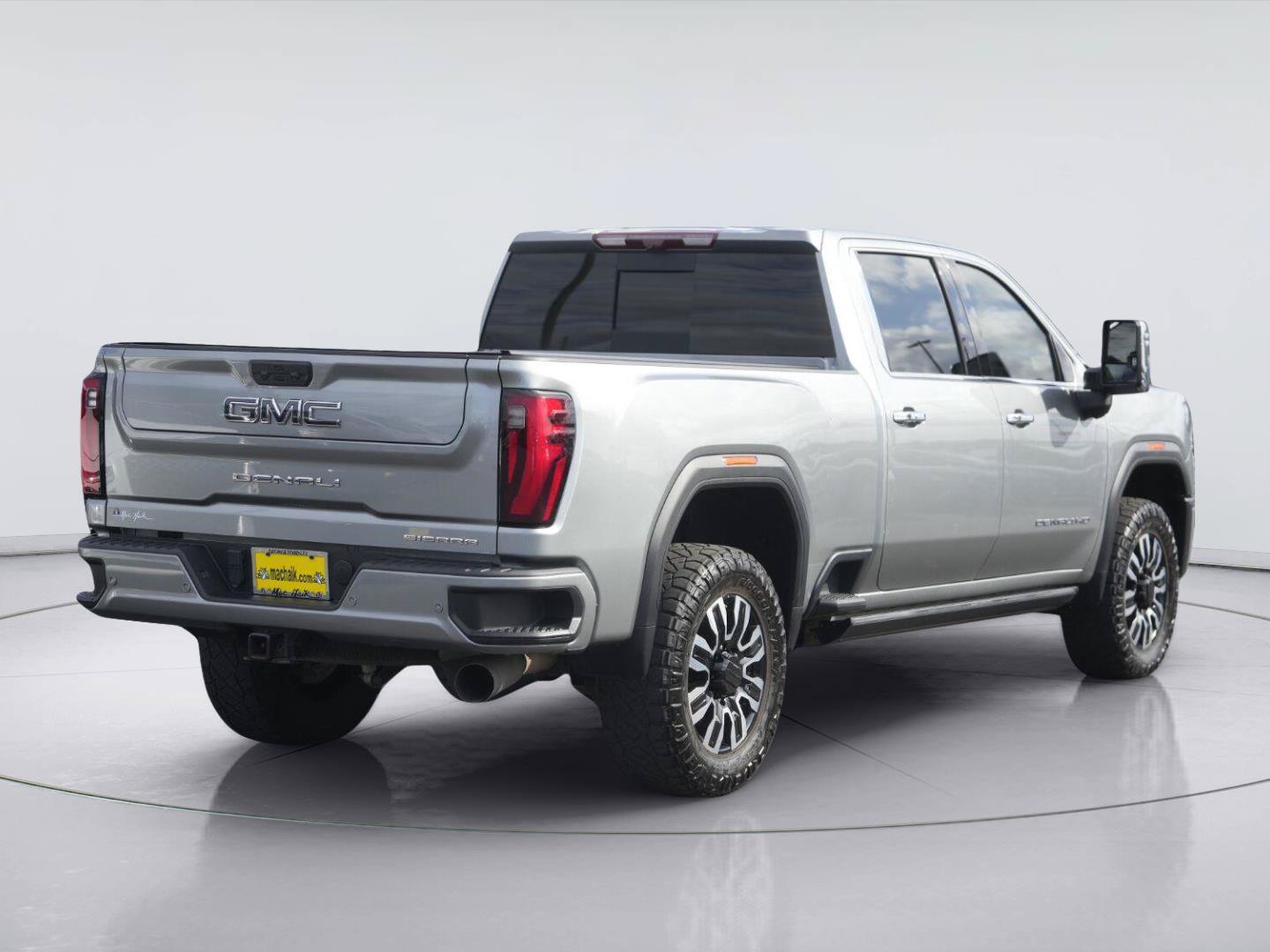 Used 2024 GMC Sierra 2500 Denali Ultimate AWD/4WD image 6