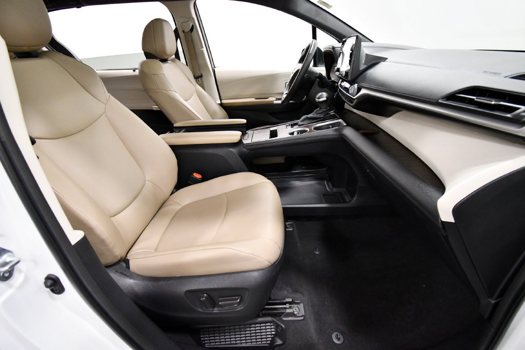 Used 2023 Toyota Sienna XLE AWD/4WD image 20