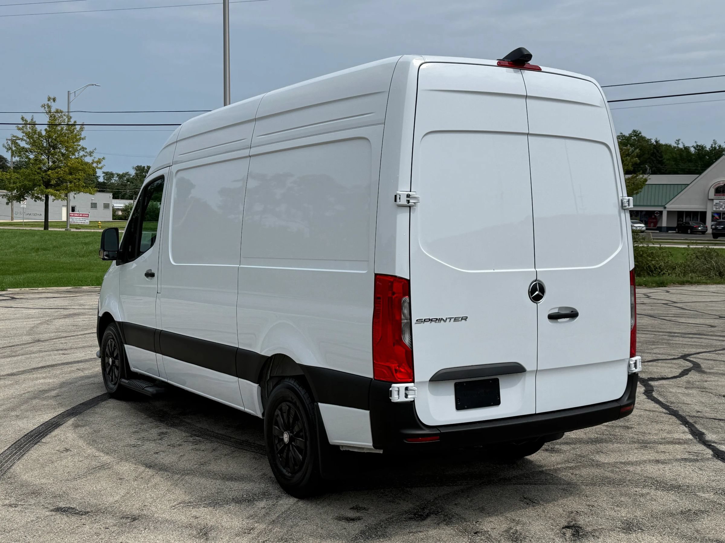 Used 2025 Mercedes-Benz Sprinter 2500 image 5
