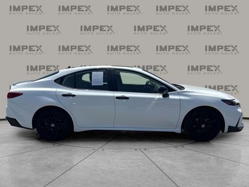Used 2026 Toyota Camry Hybrid FWD image 6