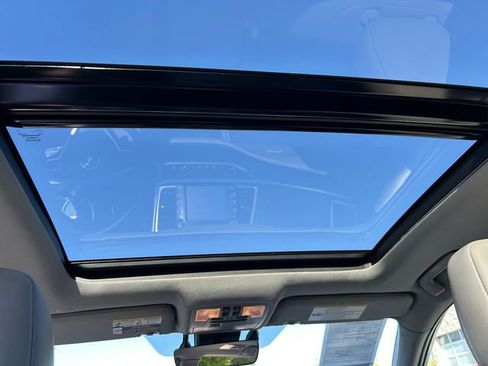 Certified 2019 Toyota Highlander Limited Platinum AWD/4WD image 19