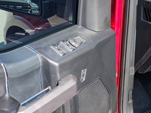 Used 2019 Ford F150 XLT w/ Equipment Group 302A Luxury image 12