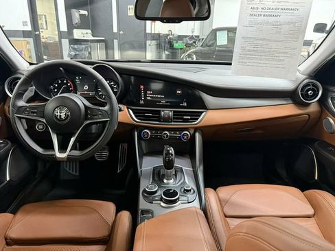 Used 2017 Alfa Romeo Giulia Ti w/ TI 19" Sport Package RWD image 14