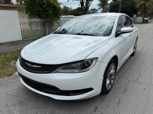 Used 2015 Chrysler 200 S w/ Comfort Group image 4