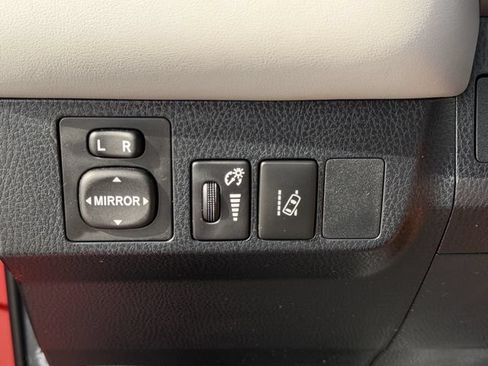 Used 2017 Toyota RAV4 XLE w/ Plus Extra Value Package FWD image 19