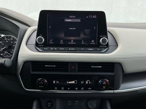 Used 2025 Nissan Rogue SV image 27