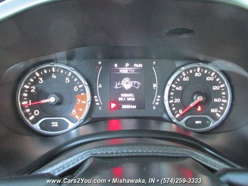 Used 2019 Jeep Renegade Latitude w/ Cold Weather Group image 22