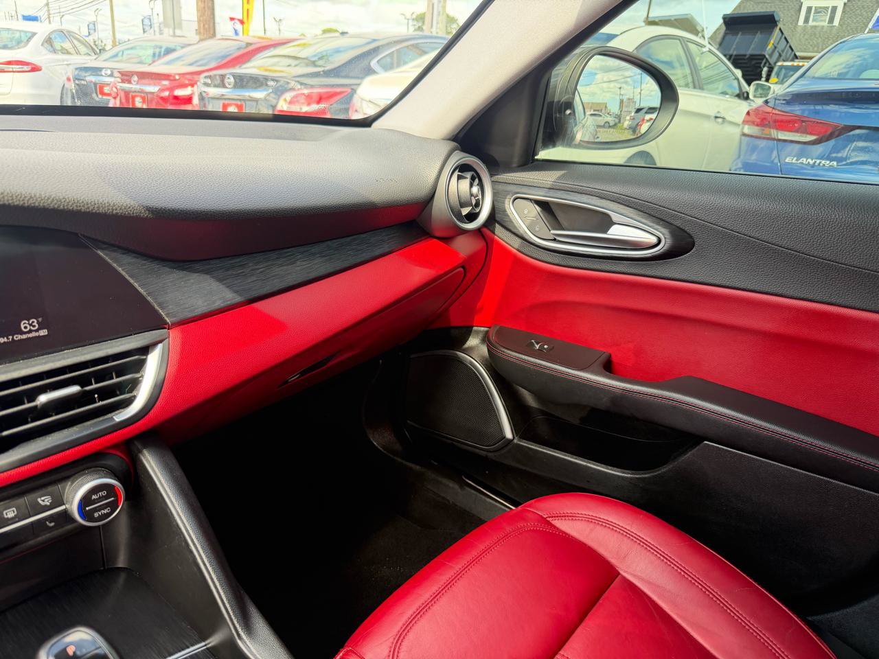 Used 2019 Alfa Romeo Giulia AWD image 24