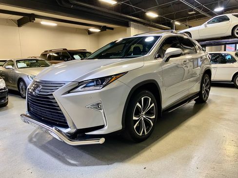 Used 2019 Lexus RX 350 FWD w/ Navigation Package image 3