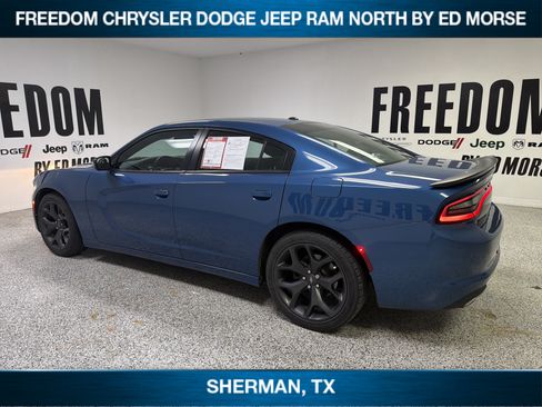 Used 2020 Dodge Charger SXT w/ Blacktop Package RWD image 8
