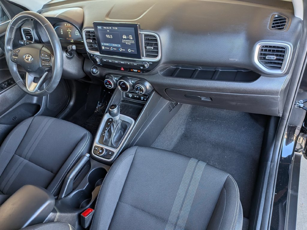 Used 2026 Hyundai Venue SEL FWD image 31