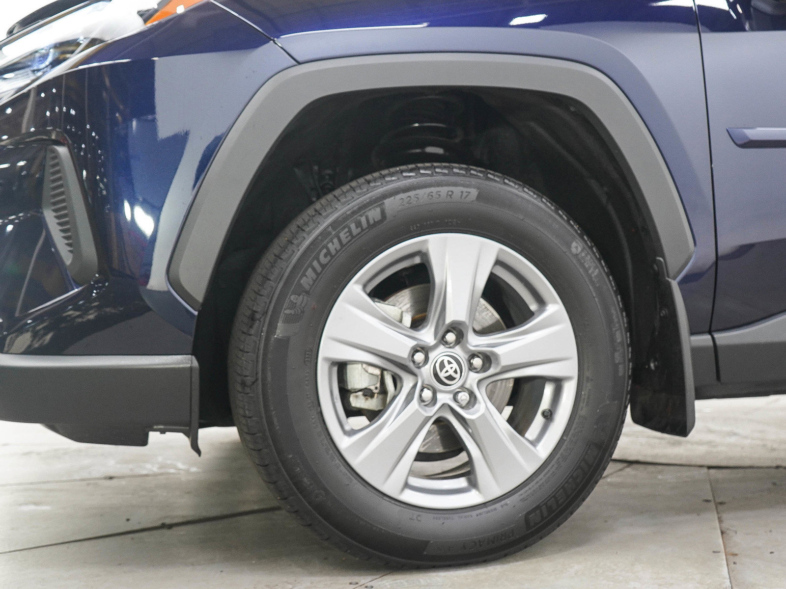 Used 2022 Toyota RAV4 XLE w/ Convenience Package AWD/4WD image 28