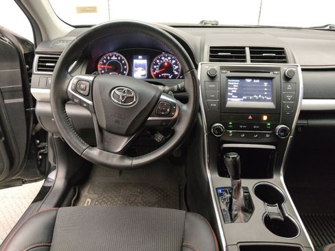 Used 2017 Toyota Camry SE image 22