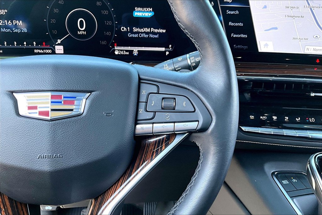 Used 2021 Cadillac Escalade Luxury AWD/4WD image 21