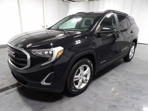 Used 2021 GMC Terrain SLE w/ Driver Convenience Package image 4