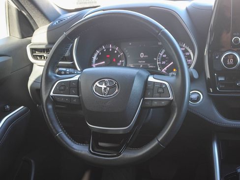 Certified 2023 Toyota Highlander XSE image 16