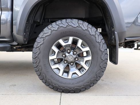 Used 2021 Toyota Tacoma TRD Off-Road w/ Technology Package AWD/4WD image 42