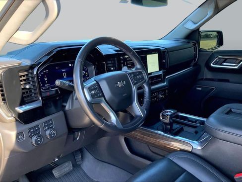 Used 2022 Chevrolet Silverado 1500 LT Trail Boss w/ LT Trail Boss Premium Package AWD/4WD image 18