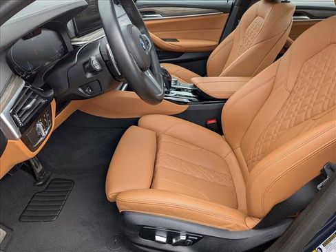 Certified 2023 BMW 530e w/ M Sport Package image 17