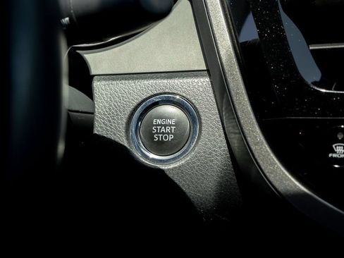 Used 2022 Toyota Camry SE w/ Convenience Package FWD image 21