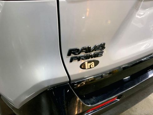 Used 2024 Toyota RAV4 SE w/ Weather & Moonroof Package AWD/4WD image 31