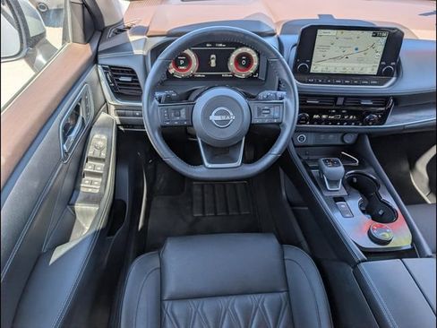 Used 2023 Nissan Rogue Platinum w/ Platinum Premium Package AWD/4WD image 8