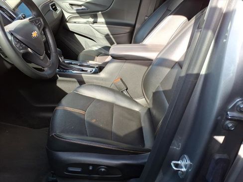 Used 2023 Chevrolet Equinox Premier image 11