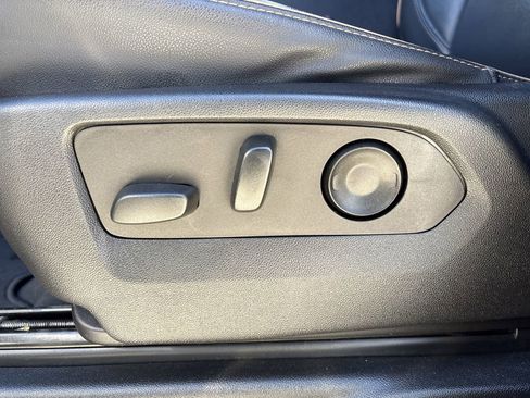 Used 2023 GMC Yukon AT4 w/ AT4 Premium Package image 23