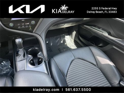 Used 2020 Toyota Camry SE w/ Convenience Package image 14