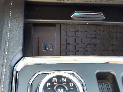 Used 2023 Ford Expedition Max XLT image 22