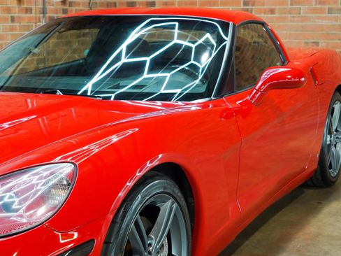 Used 2006 Chevrolet Corvette Coupe w/ Preferred Equipment Group RWD image 23