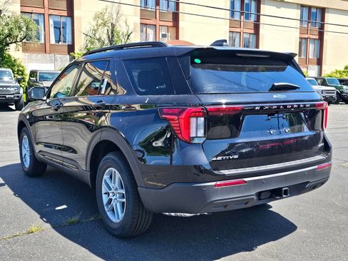 New 2026 Ford Explorer Active AWD/4WD image 3