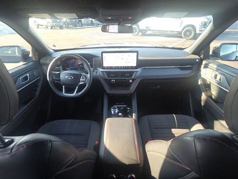 Used 2025 Ford Explorer ST-Line image 23