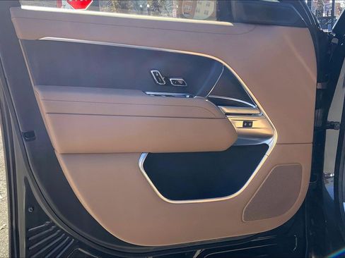 New 2026 Land Rover Range Rover SE image 10