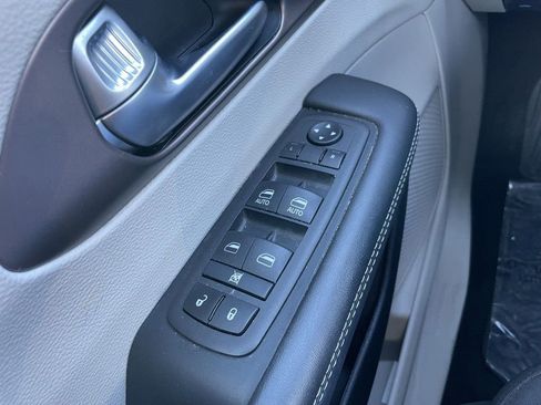 Used 2024 Chrysler Voyager LX FWD image 26