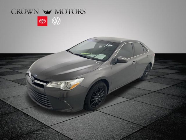 Used 2016 Toyota Camry LE FWD image 3