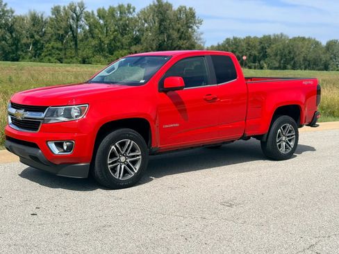Used 2020 Chevrolet Colorado LT w/ LT Convenience Package AWD/4WD image 13