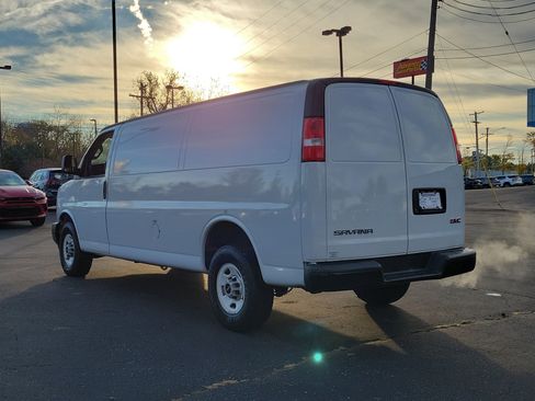 Used 2020 GMC Savana 2500 Extended w/ Driver Convenience Package image 3