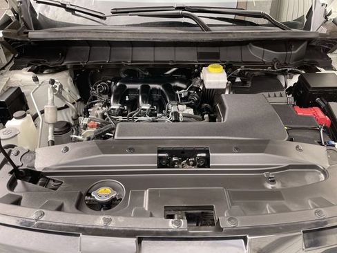 Used 2024 Nissan Pathfinder S AWD/4WD image 25