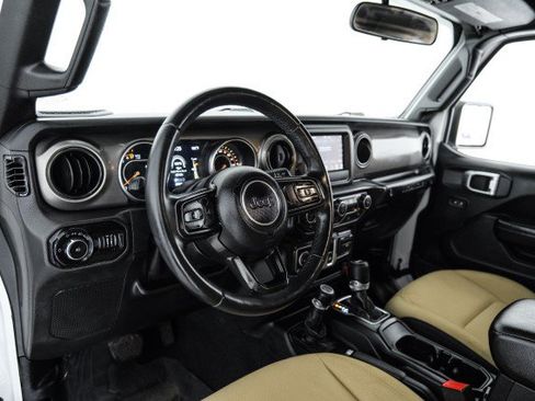 Used 2019 Jeep Wrangler Sport AWD/4WD image 13