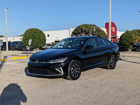 Certified 2025 Volkswagen Jetta S image 3