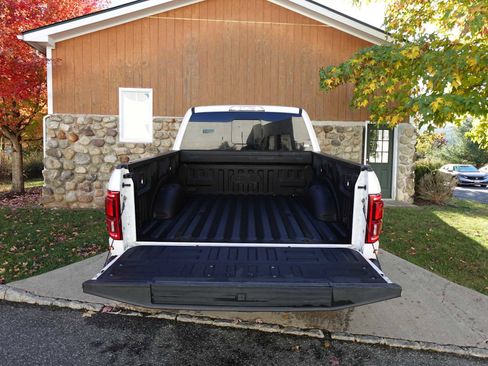 Used 2019 Ford F150 Raptor w/ Equipment Group 802A Luxury image 29