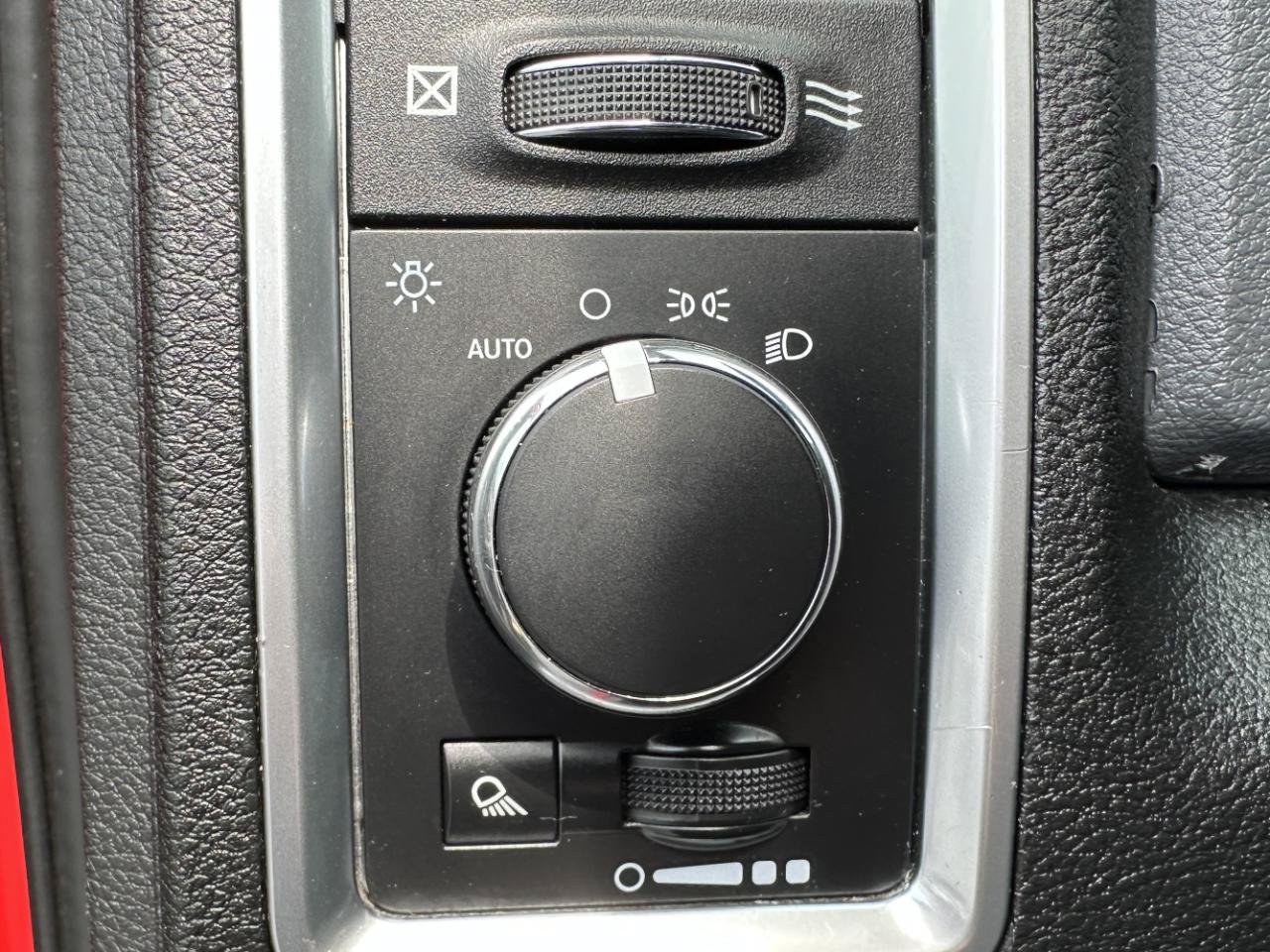 Used 2020 RAM 1500 Classic SLT AWD/4WD image 48