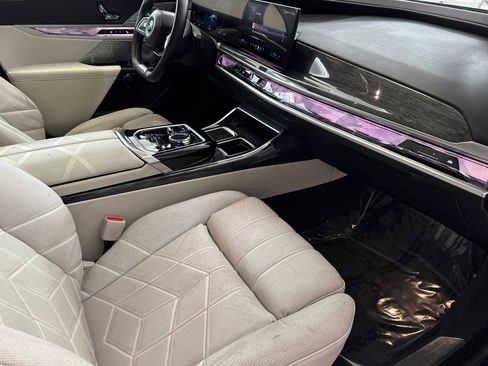 Certified 2023 BMW i7 xDrive60 AWD/4WD image 31