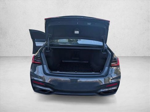 Certified 2022 BMW 740i xDrive w/ M Sport Package image 7